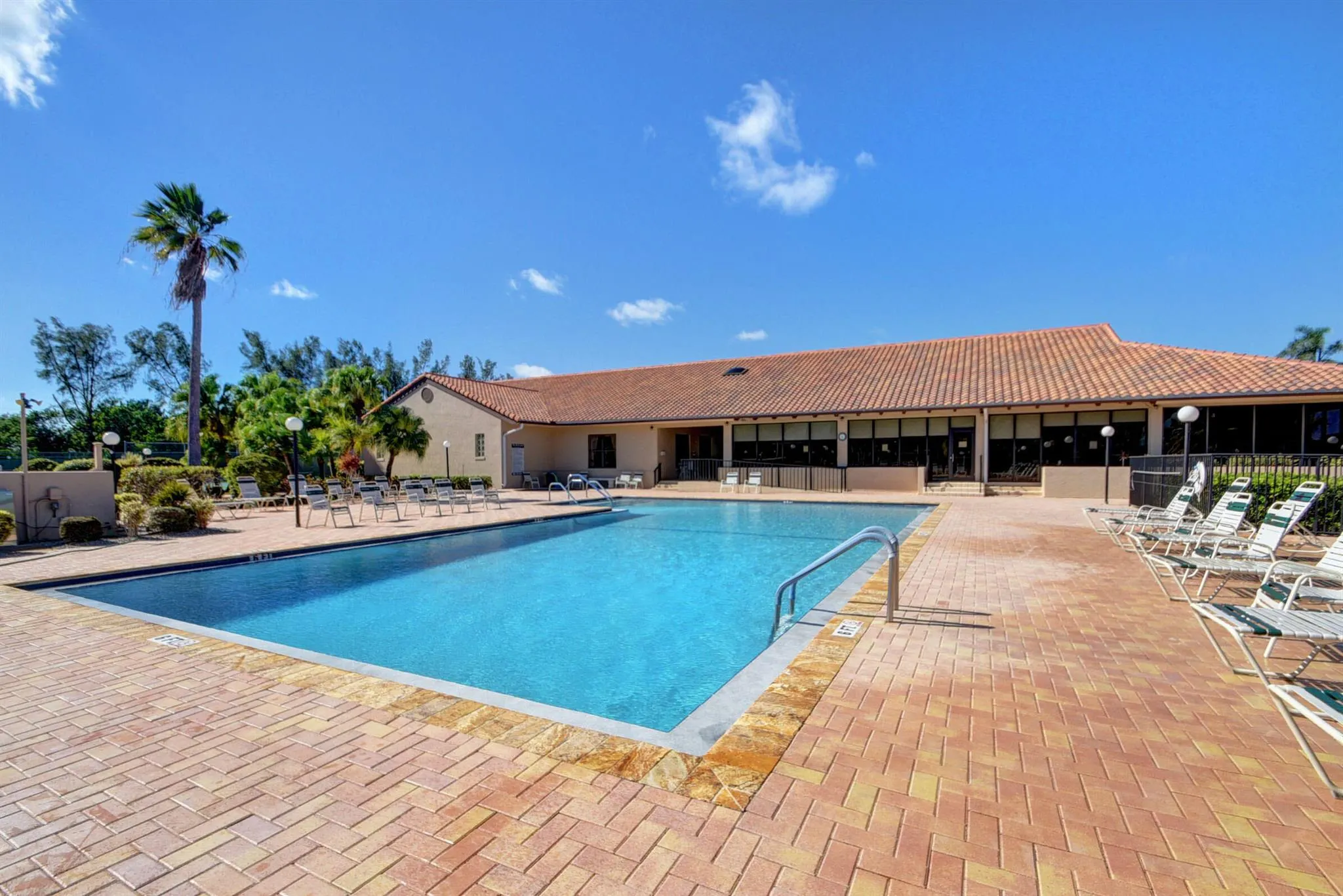 5943 Parkwalk Circle W