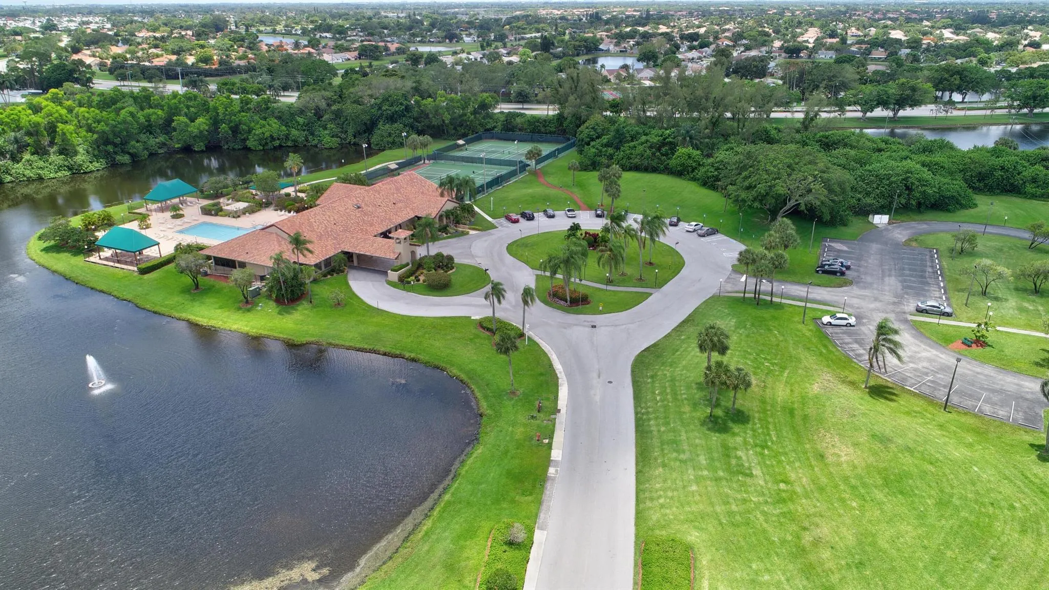 5943 Parkwalk Circle W