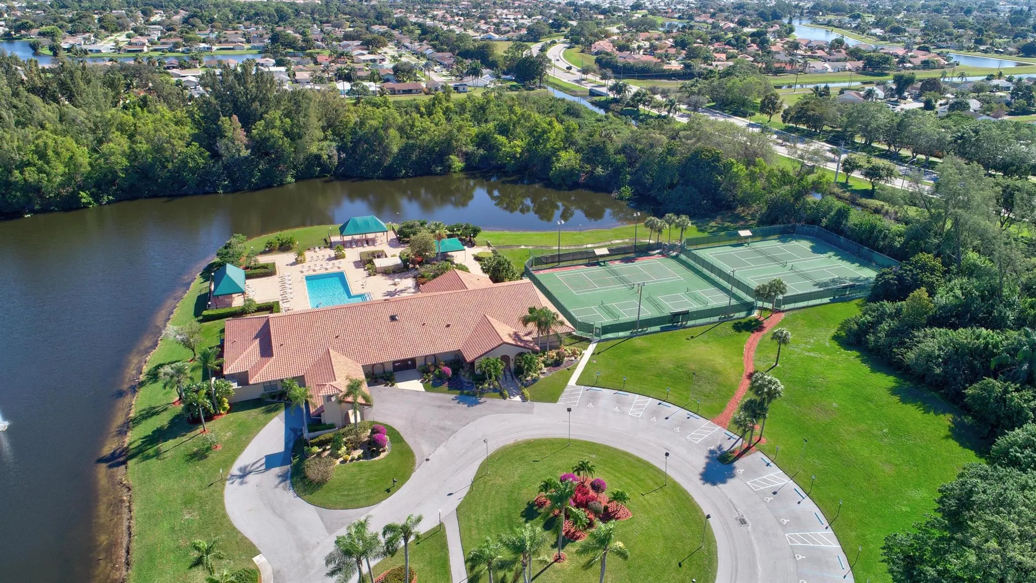 5943 Parkwalk Circle W