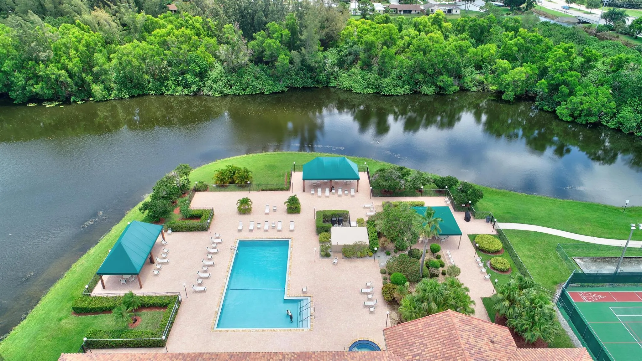 5943 Parkwalk Circle W