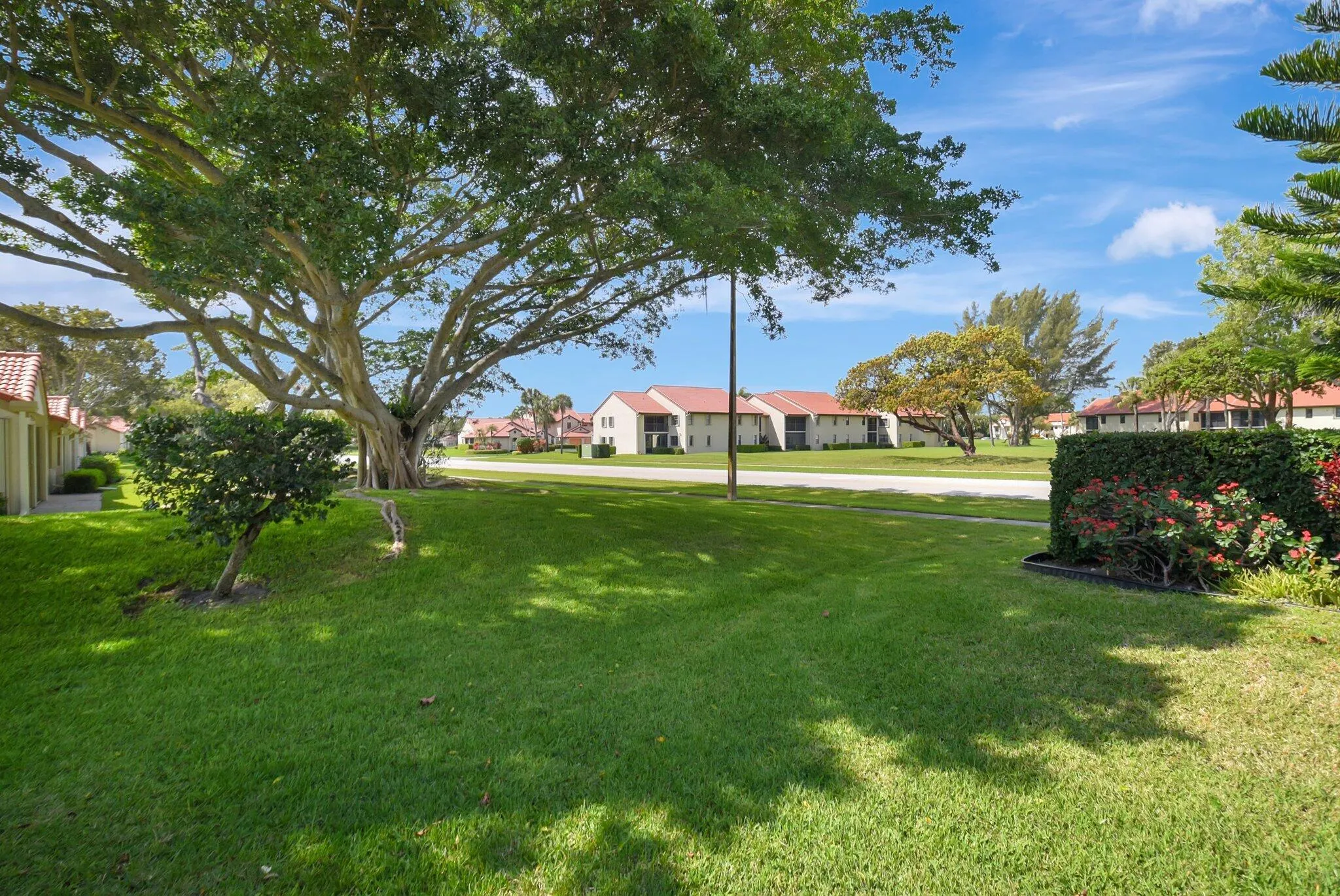 5943 Parkwalk Circle W
