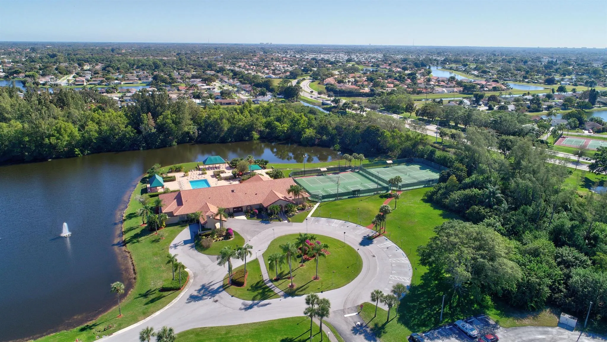 5943 Parkwalk Circle W