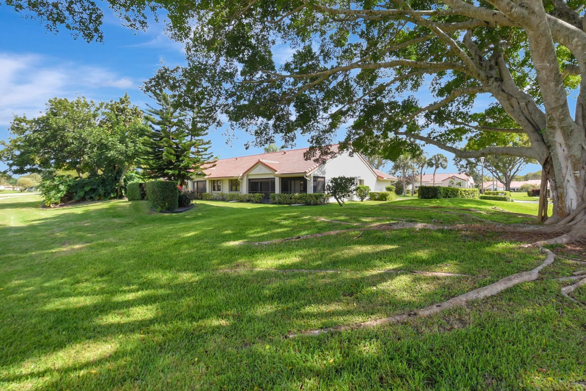 5943 Parkwalk Circle W