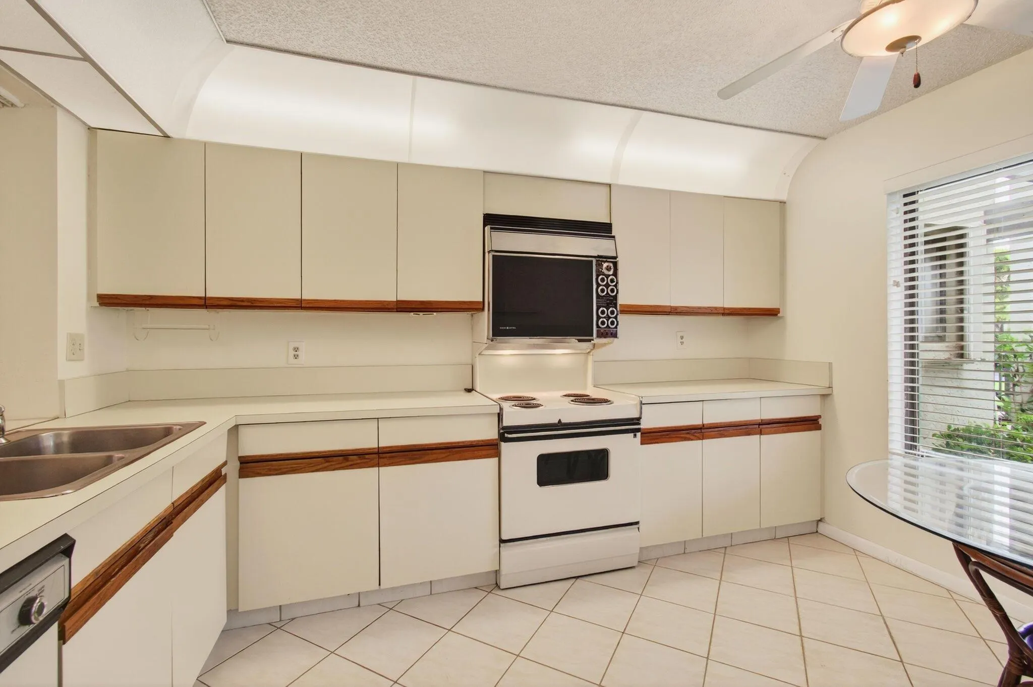 5757 Fairway Park Court, #104