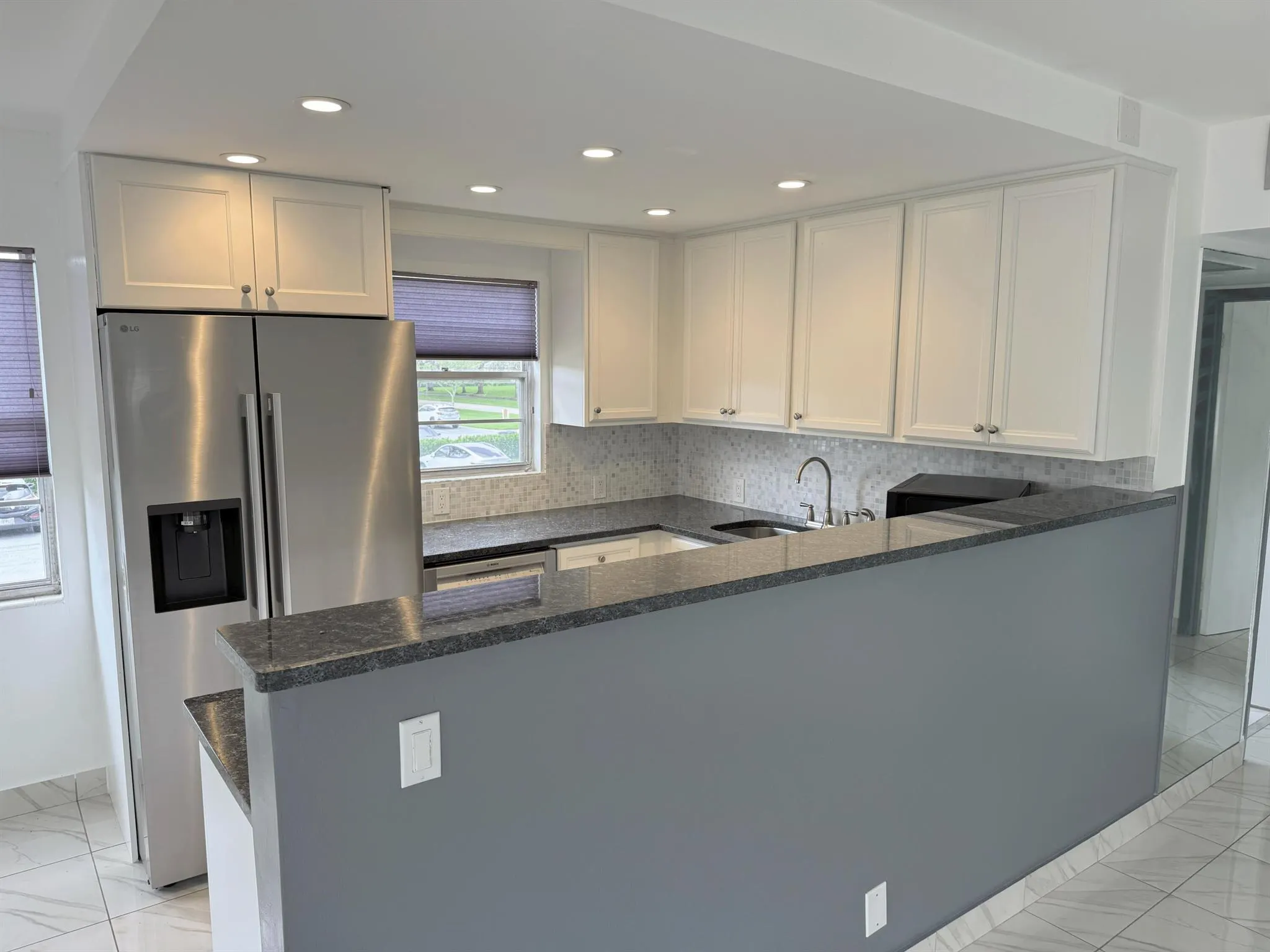 351 Mansfield I