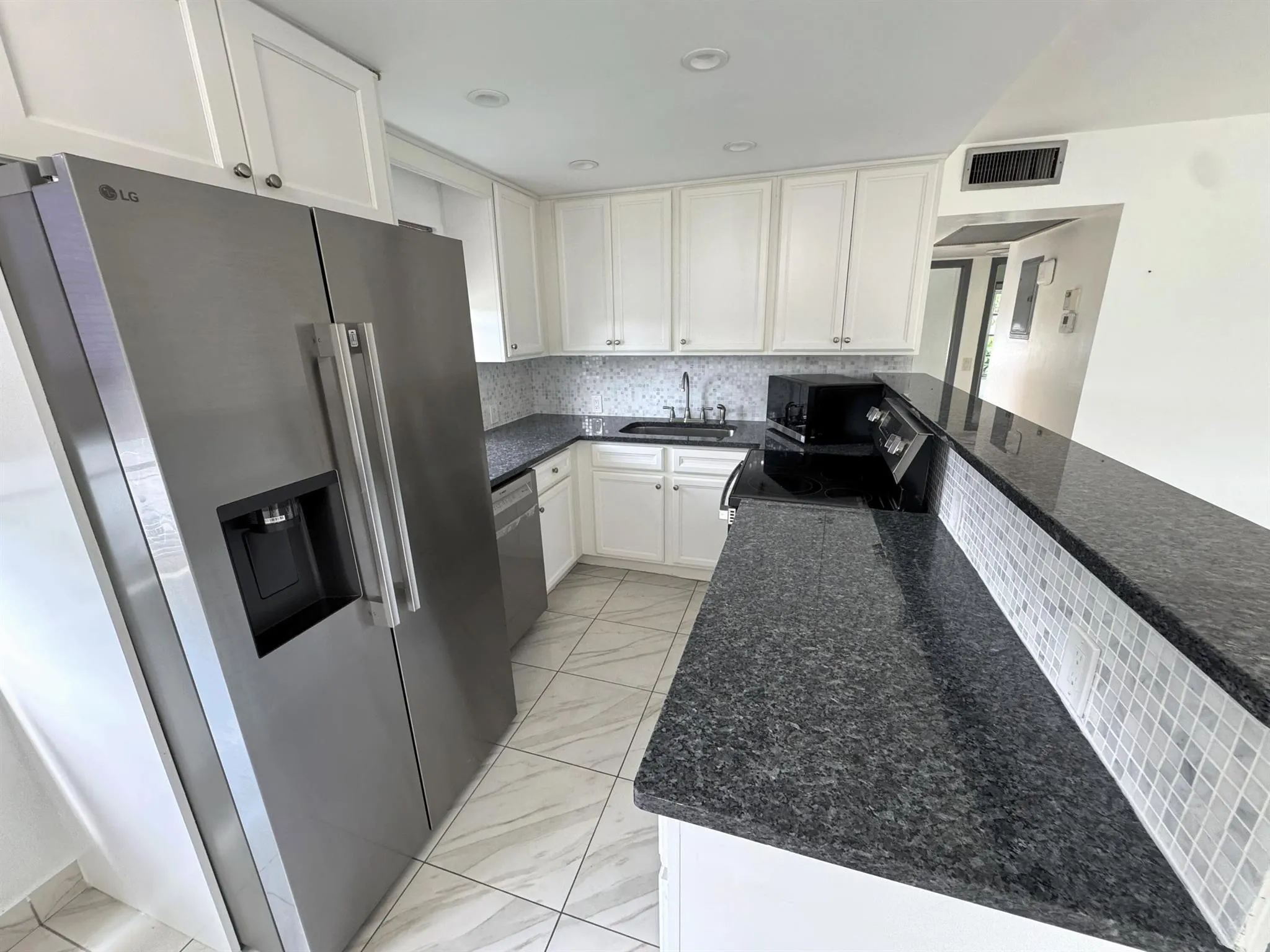 351 Mansfield I