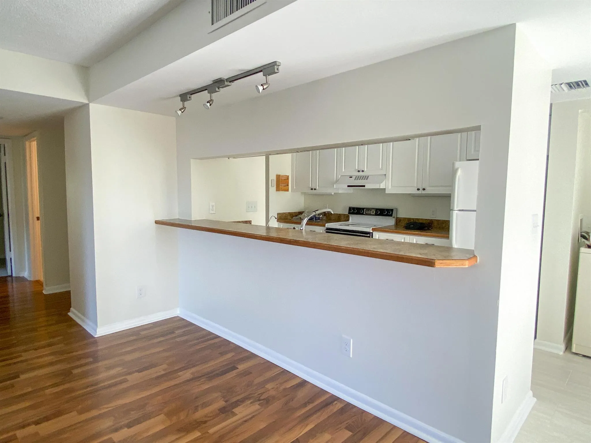 4283 Wood Ride Road E, #E