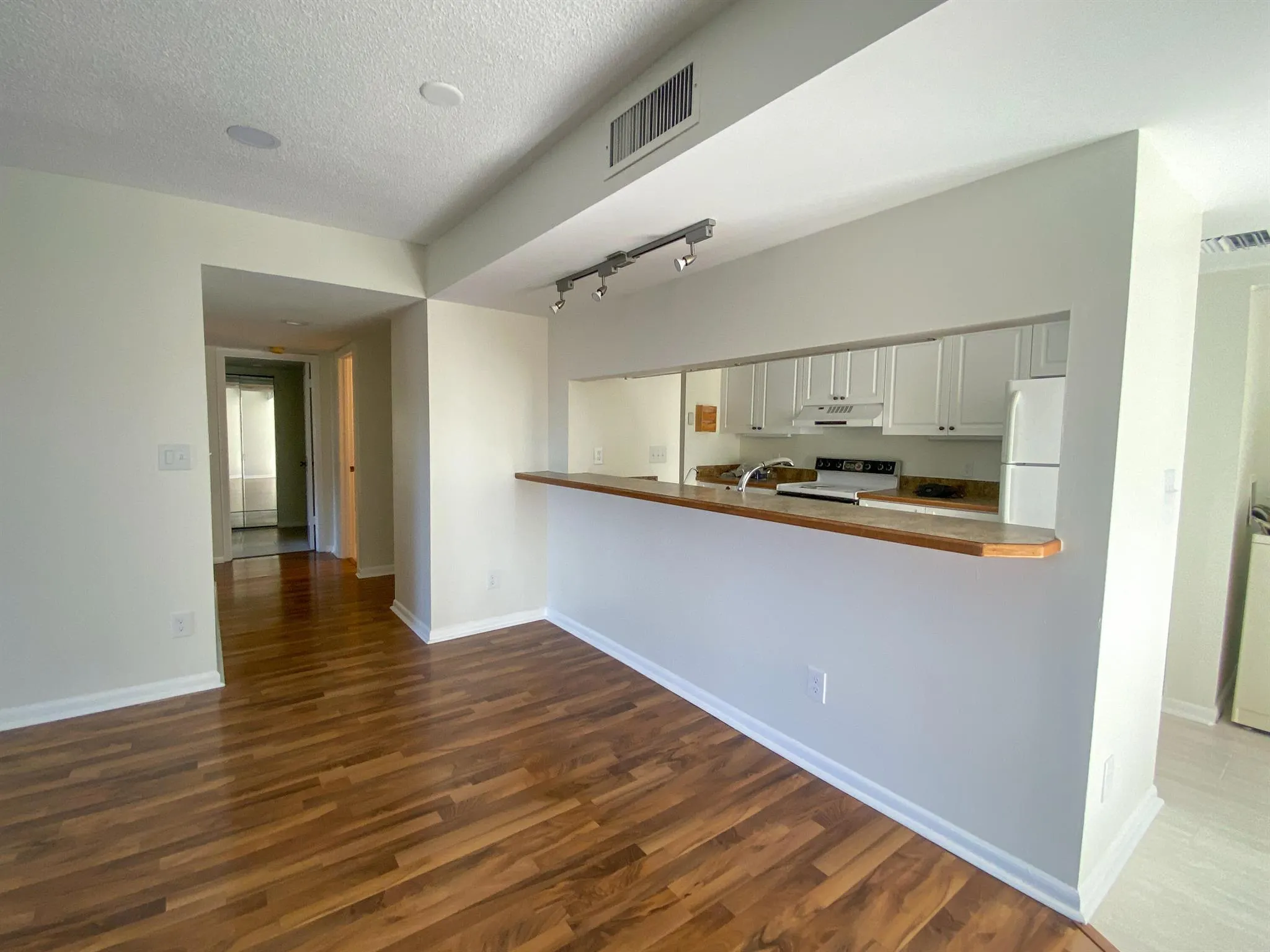 4283 Wood Ride Road E, #E