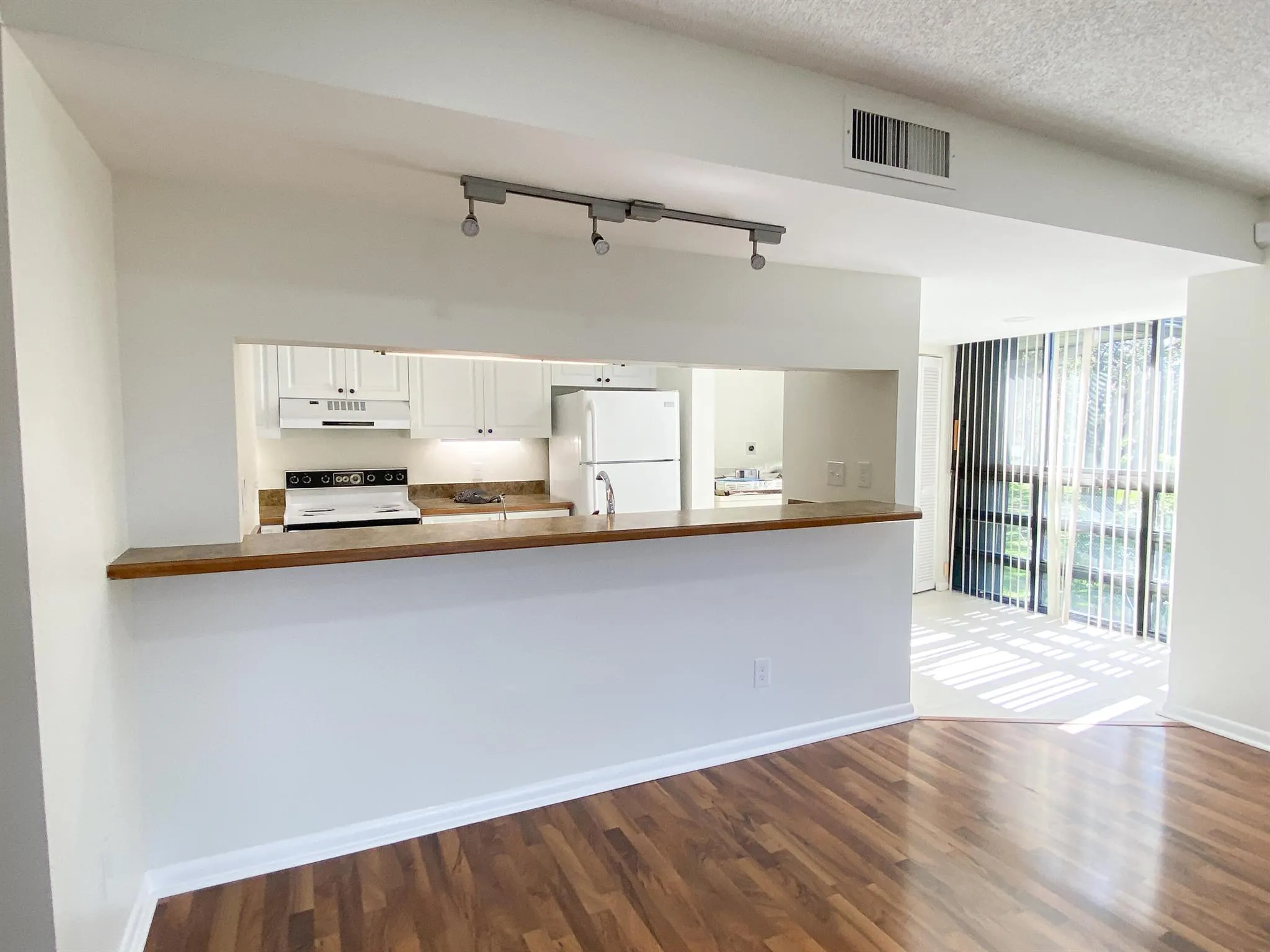 4283 Wood Ride Road E, #E
