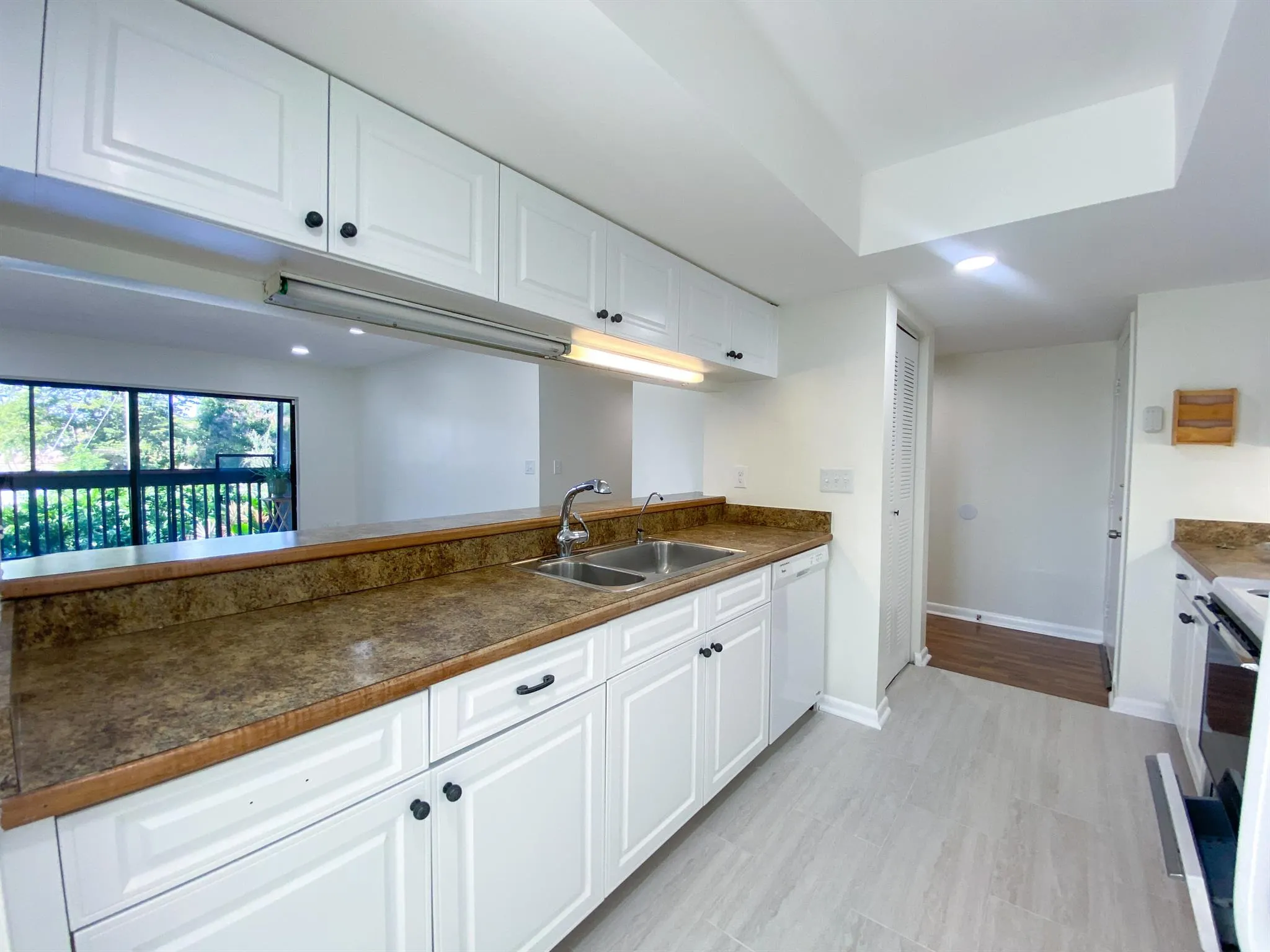 4283 Wood Ride Road E, #E