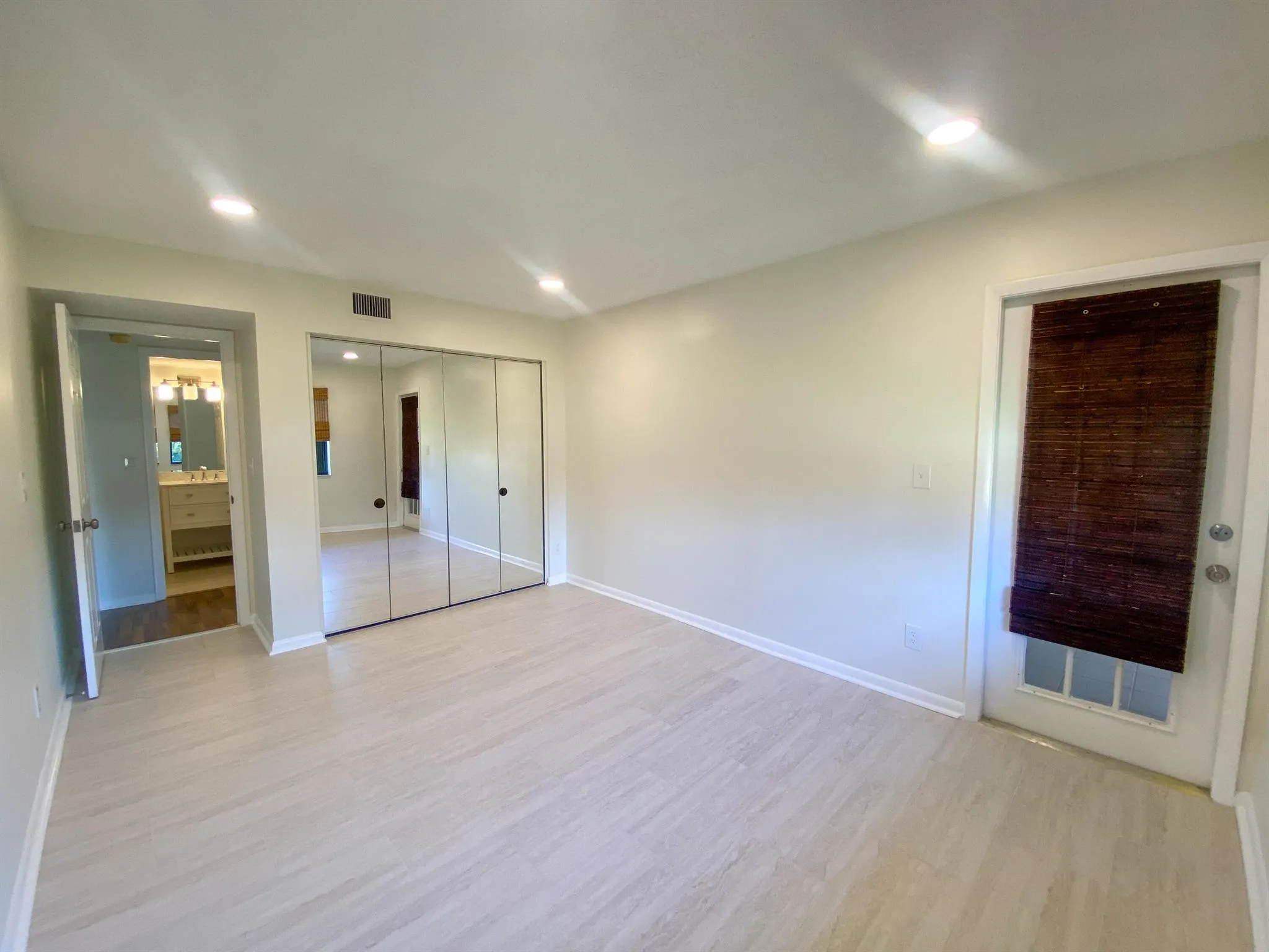 4283 Wood Ride Road E, #E