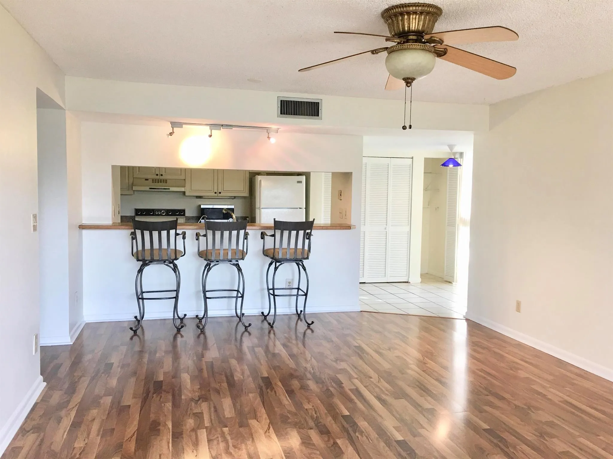 4283 Wood Ride Road E, #E