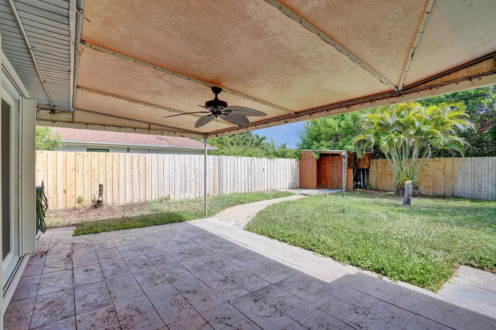 618 Lindell Boulevard