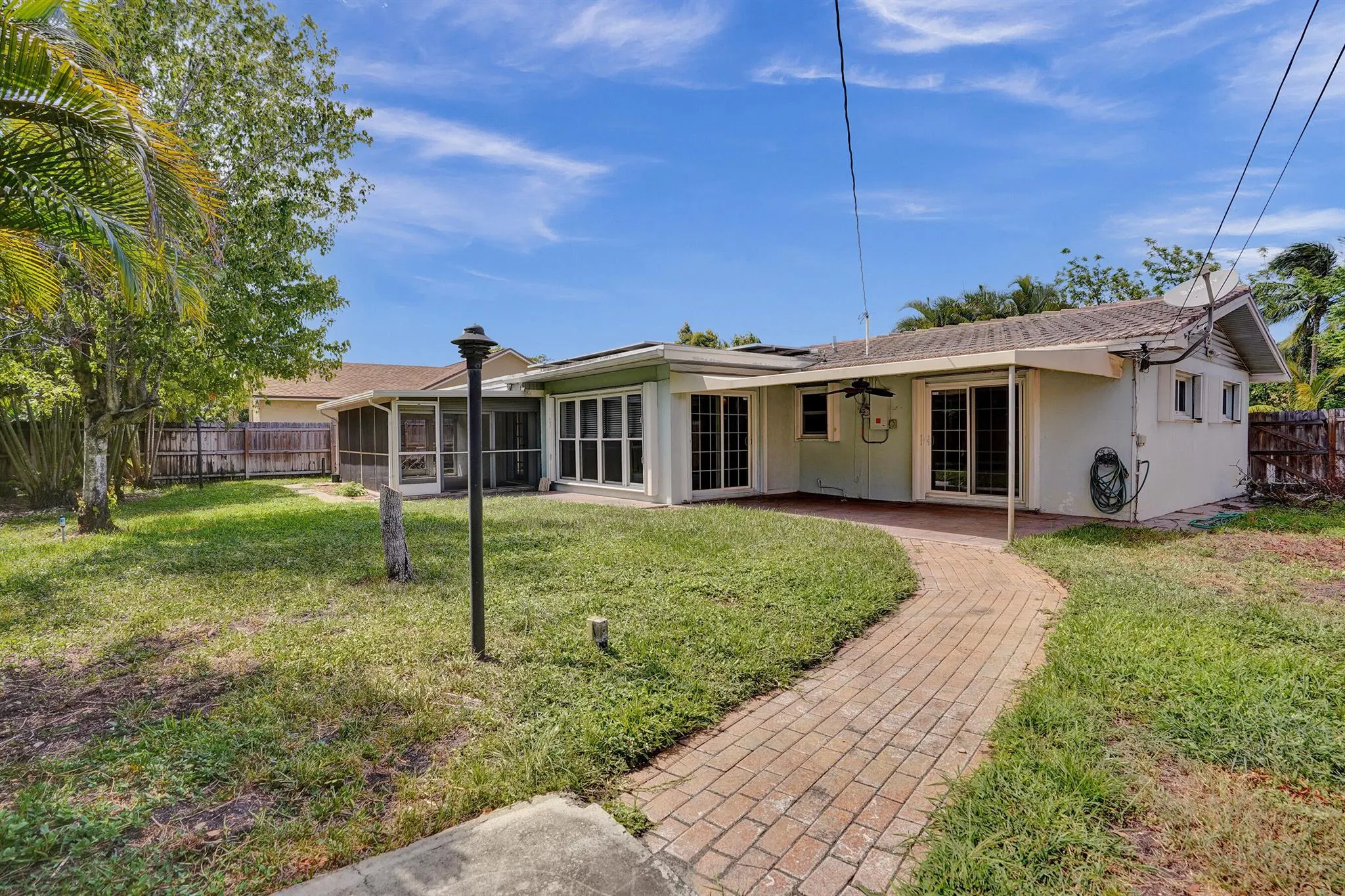 618 Lindell Boulevard