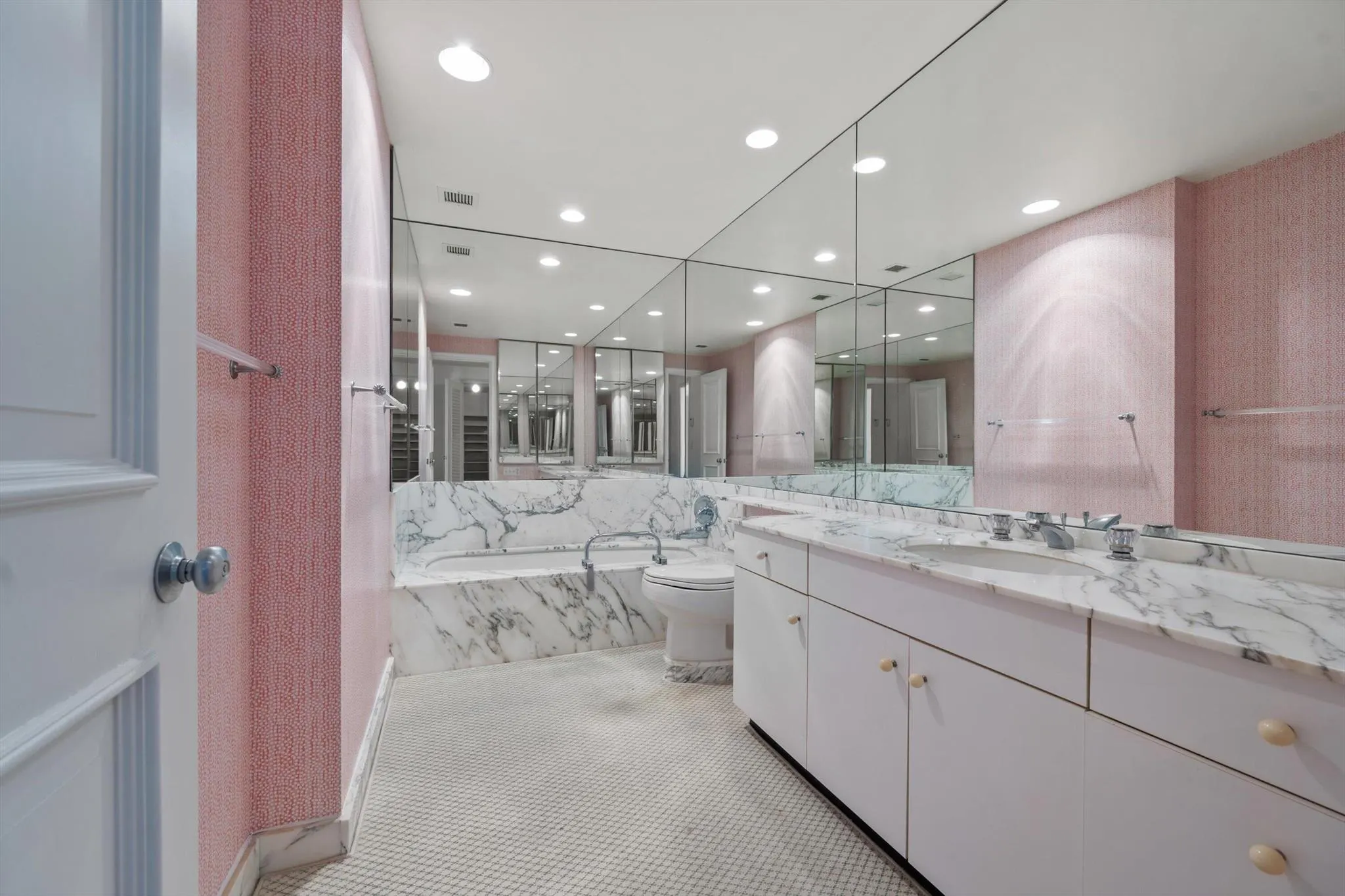 120 Sunset Avenue, #W3b