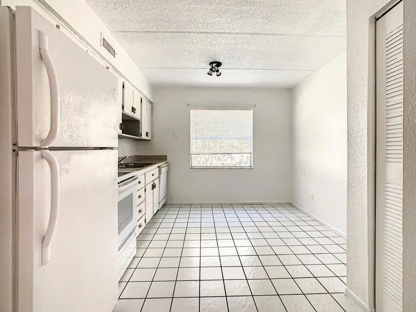 714 Michigan Court, #2