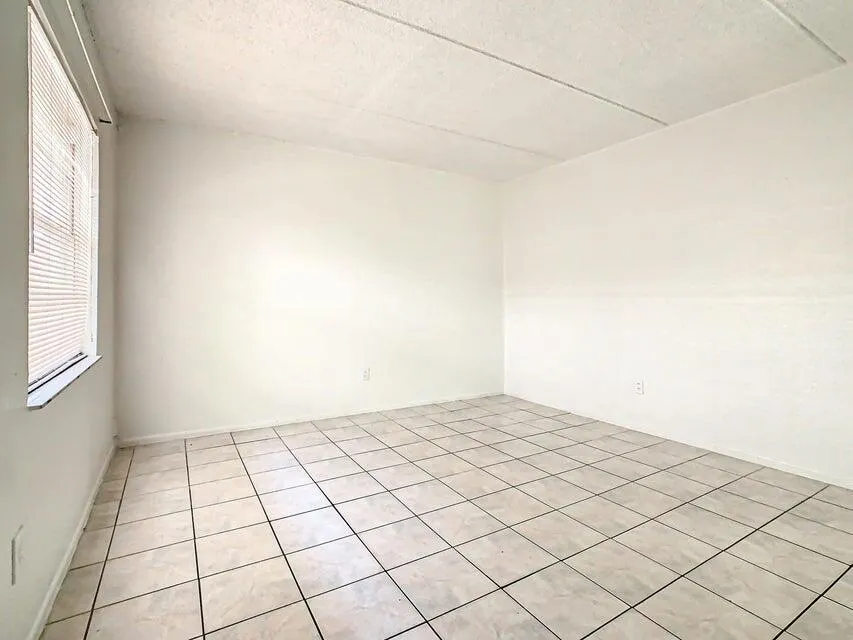 714 Michigan Court, #2