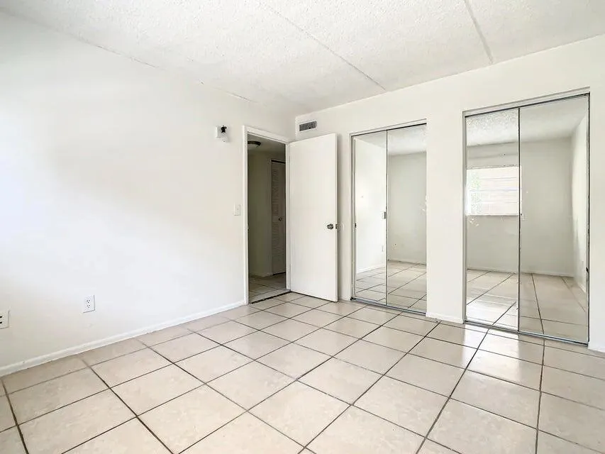 714 Michigan Court, #2
