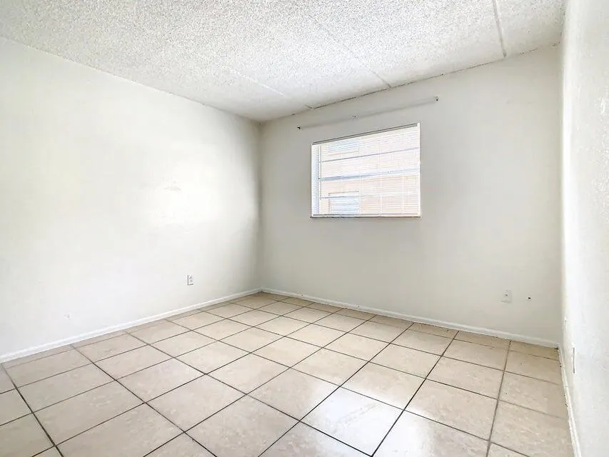 714 Michigan Court, #2