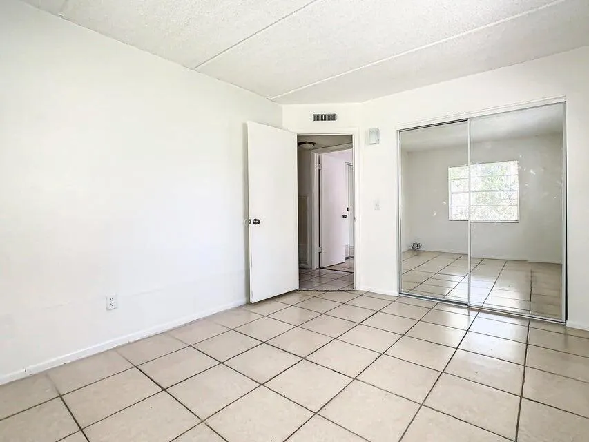 714 Michigan Court, #2