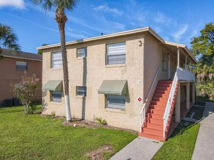 714 Michigan Court, #2