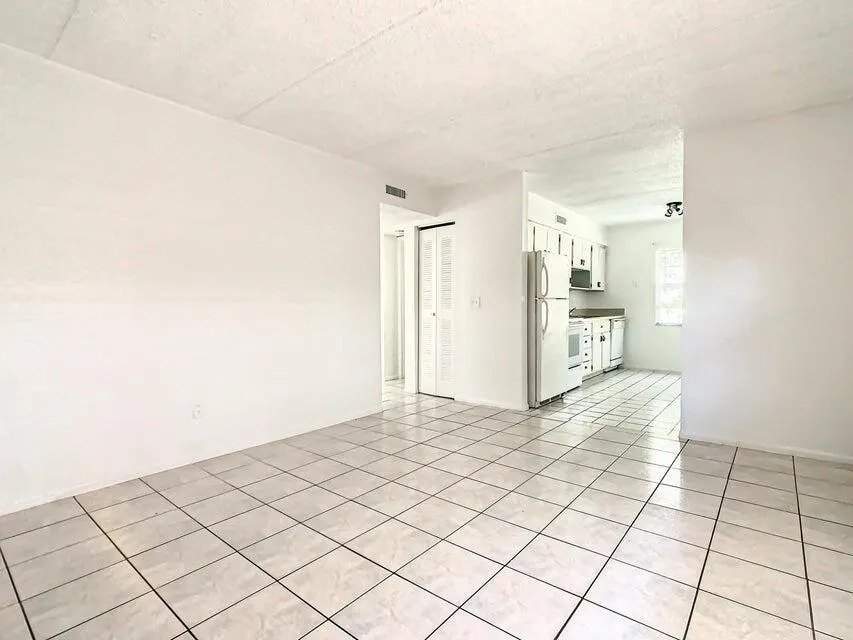 714 Michigan Court, #2