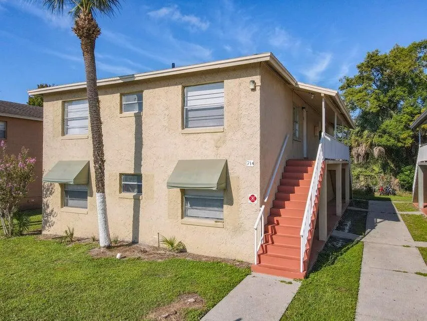 714 Michigan Court, #2