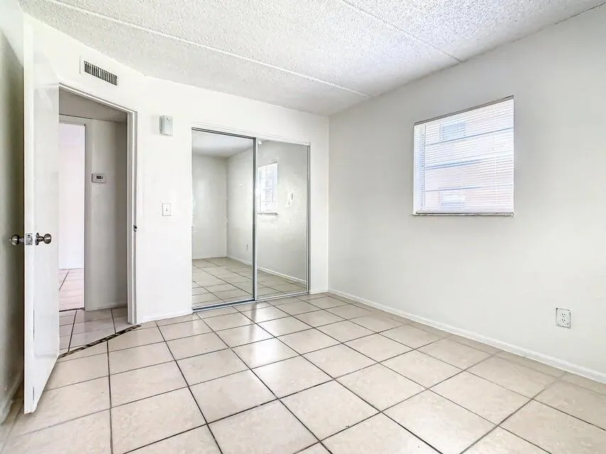 714 Michigan Court, #2