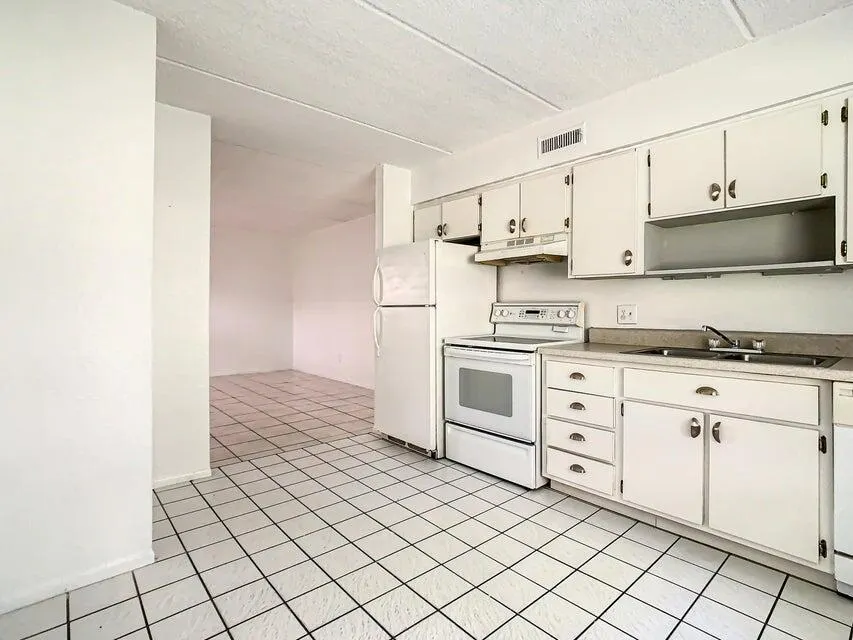 714 Michigan Court, #2