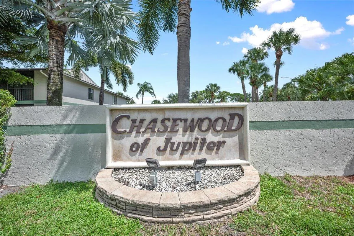 6489 Chasewood Drive E, #E