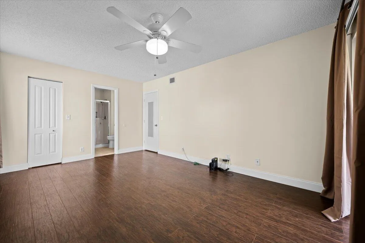 6489 Chasewood Drive E, #E