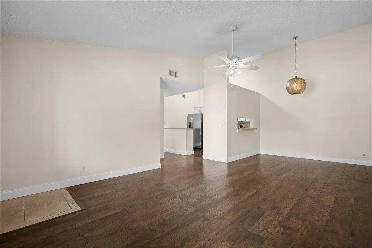 6489 Chasewood Drive E, #E