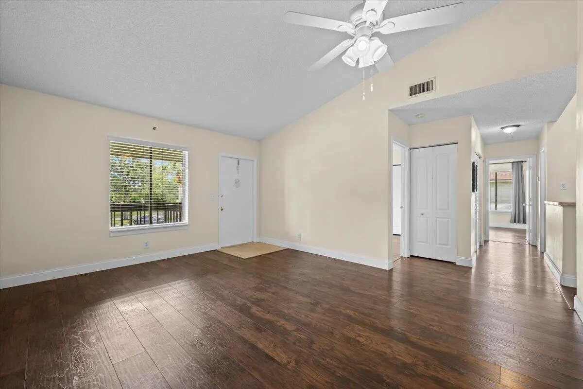 6489 Chasewood Drive E, #E