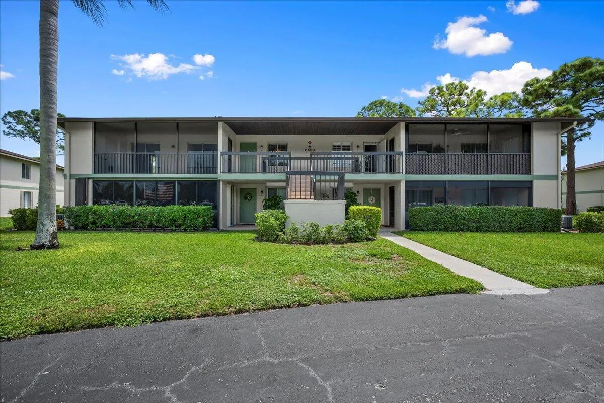6489 Chasewood Drive E, #E