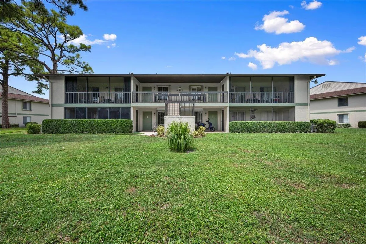 6489 Chasewood Drive E, #E