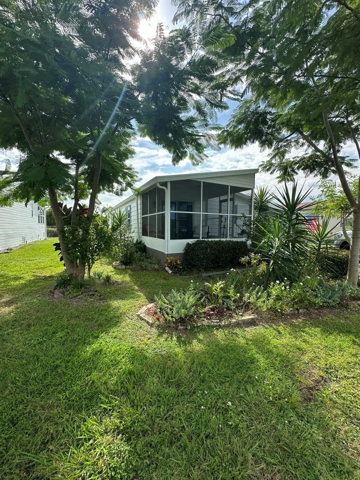 1633 SW 35th Circle