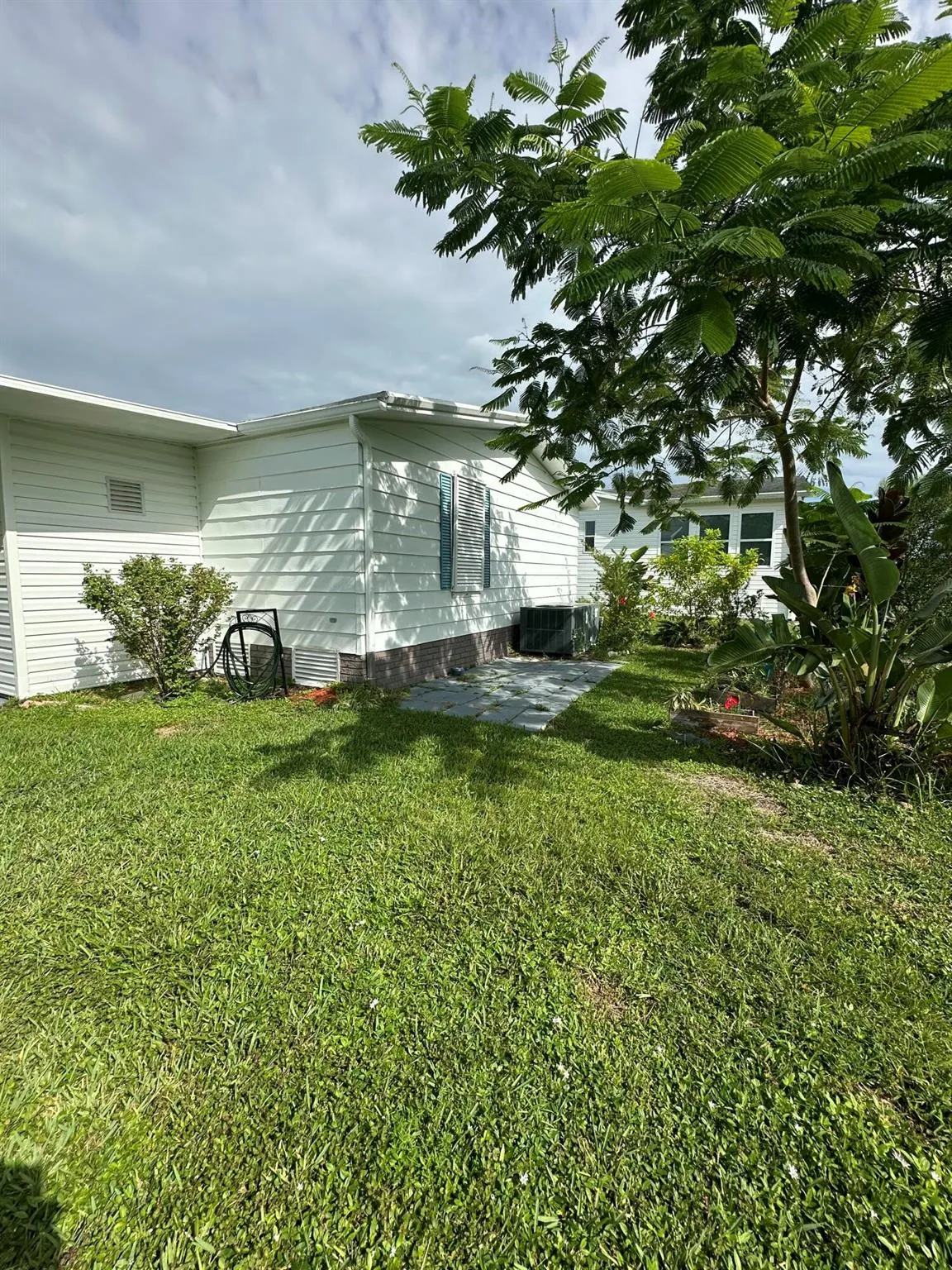 1633 SW 35th Circle