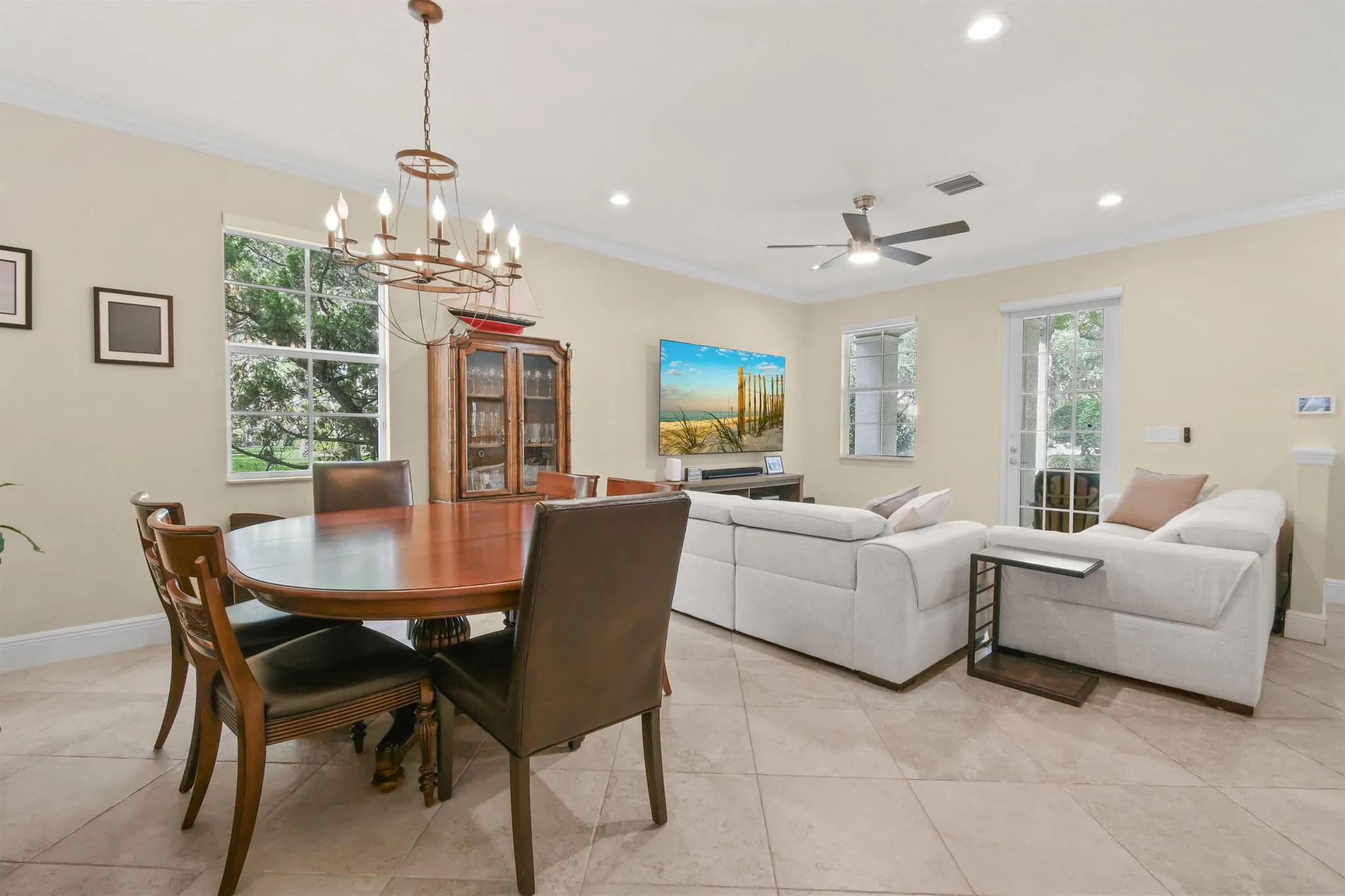 102 Lismore Lane