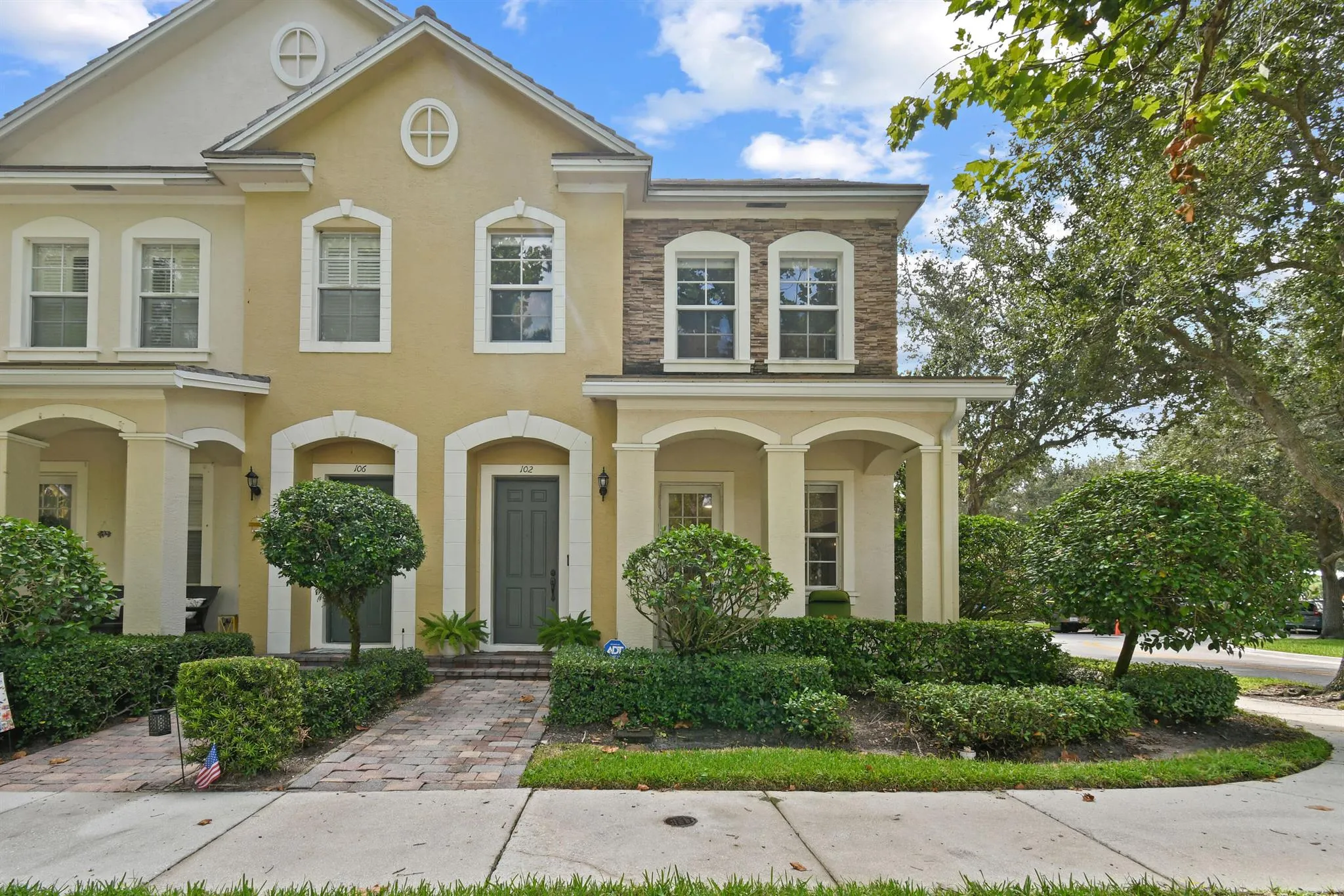 102 Lismore Lane