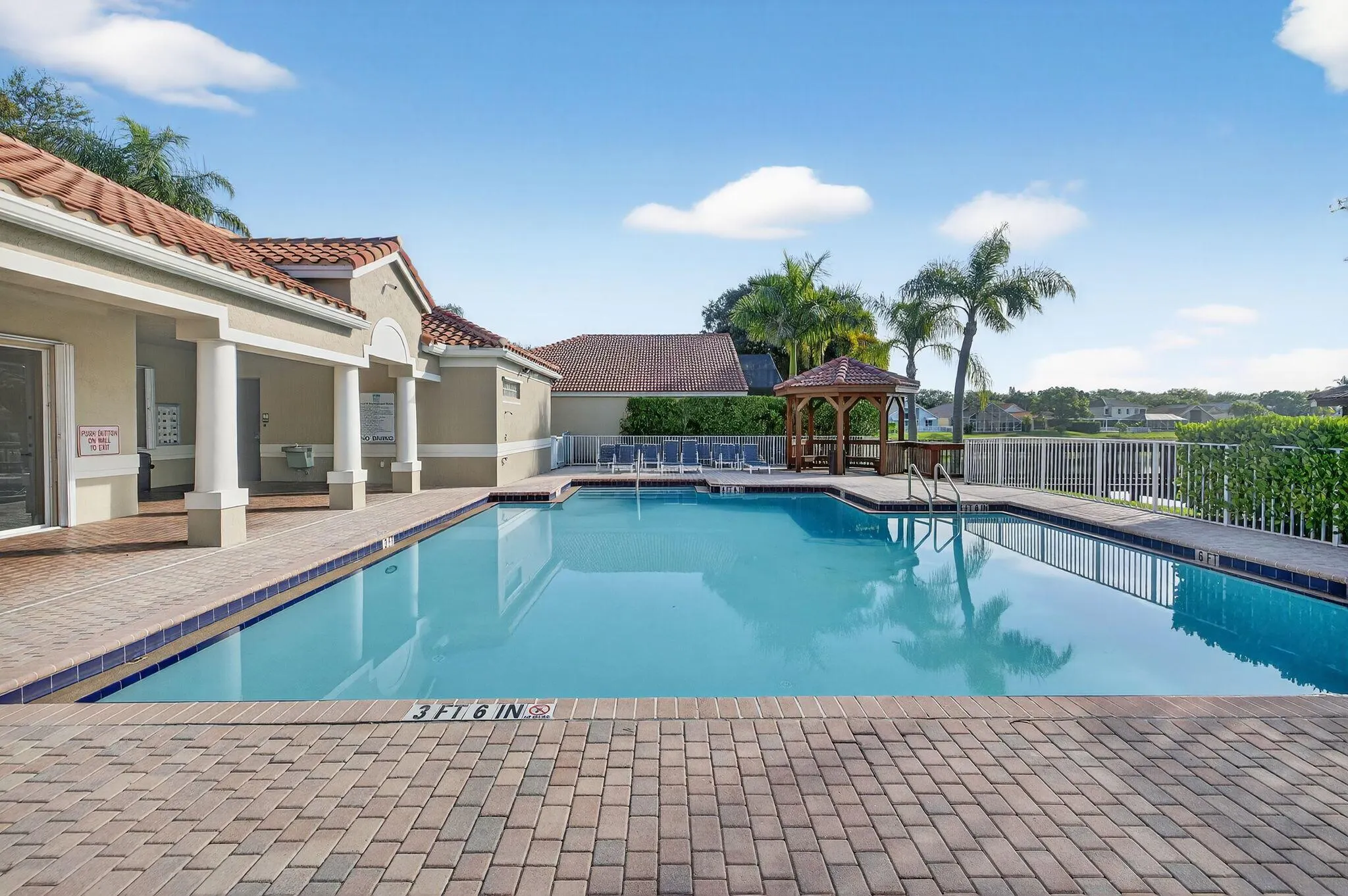 6468 NW 78th Place
