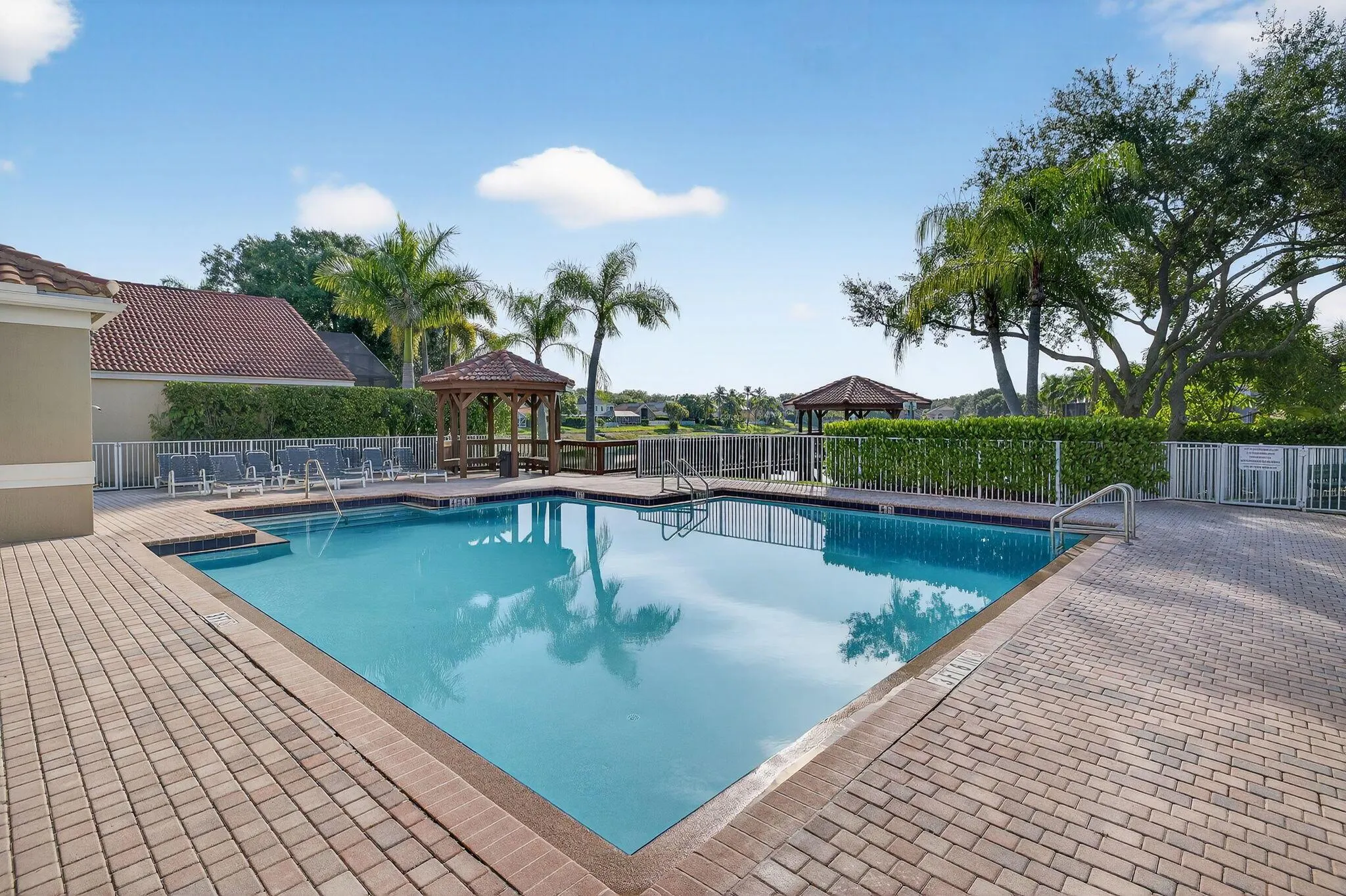 6468 NW 78th Place