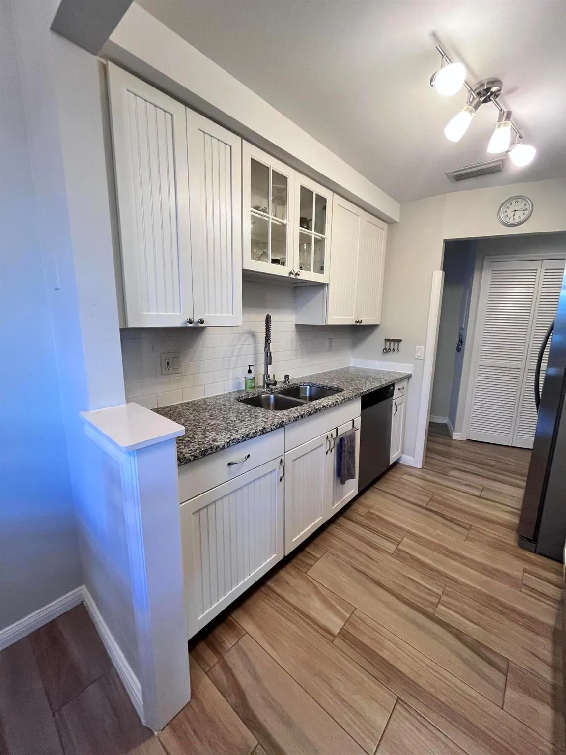 150 SE Four Winds Drive, #B-103