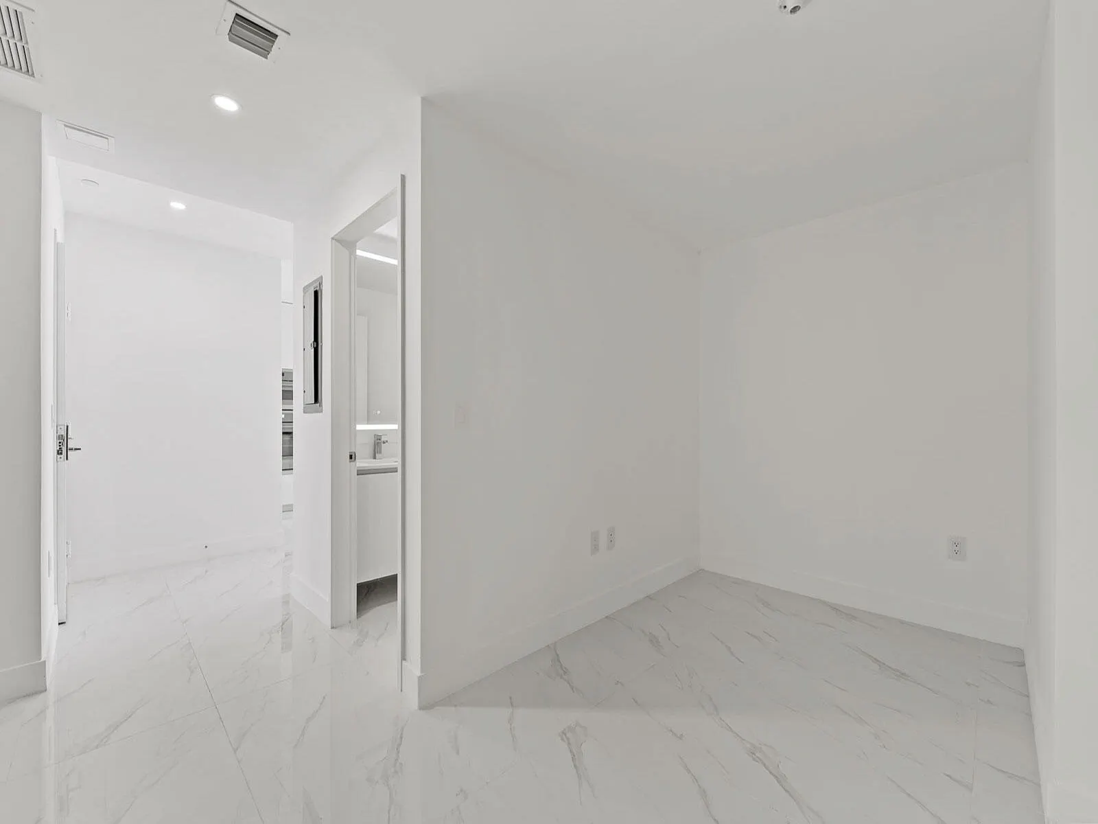 700 NE 24th Street, #3002