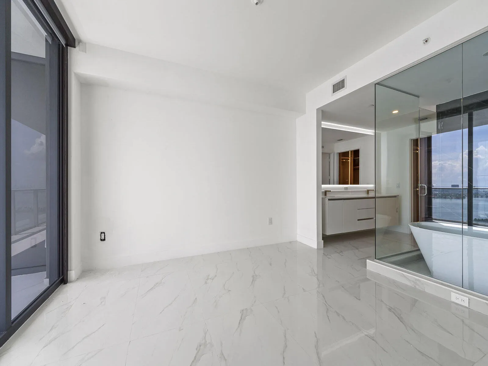 700 NE 24th Street, #3002