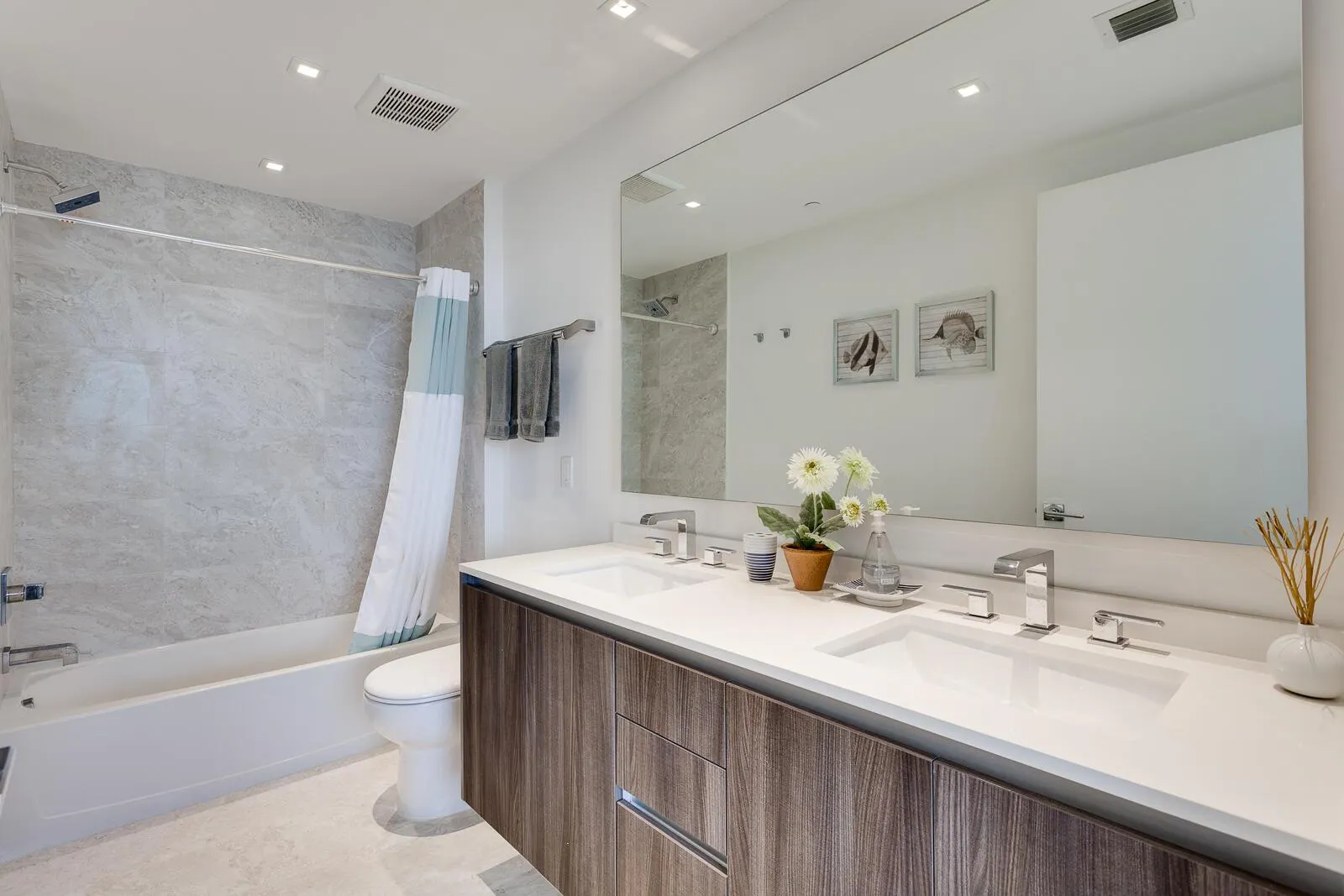 488 NE 18th Street, #4711