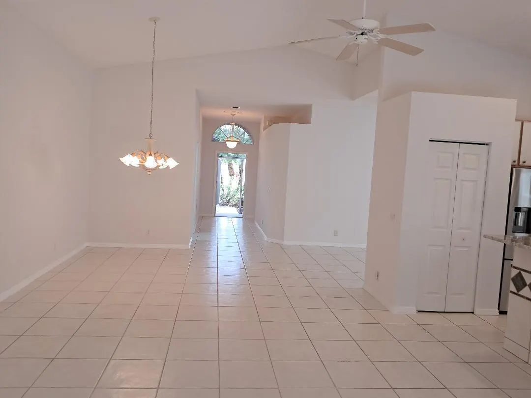 7260 SE Magellan Lane