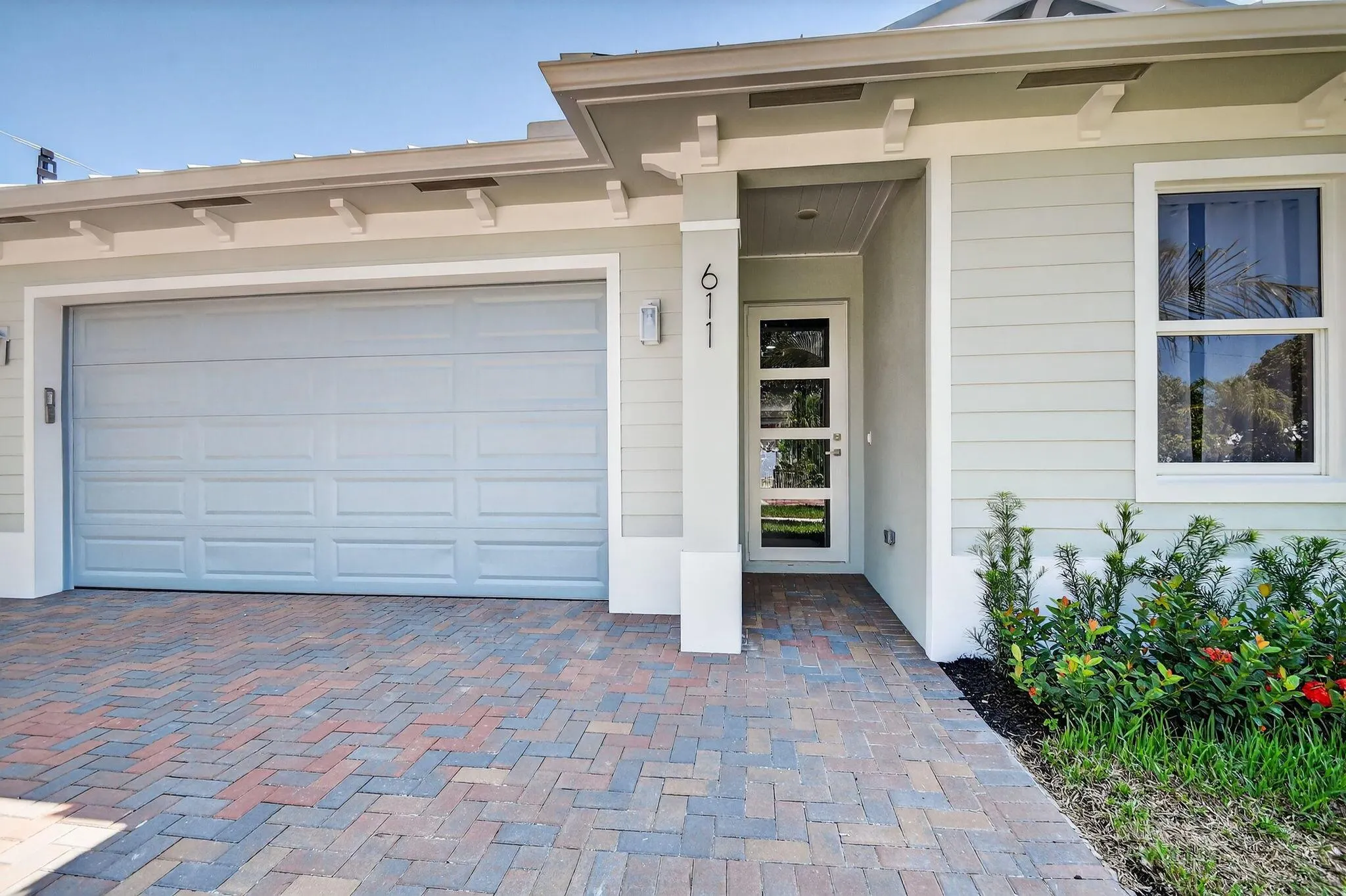 611 N Loxahatchee Drive