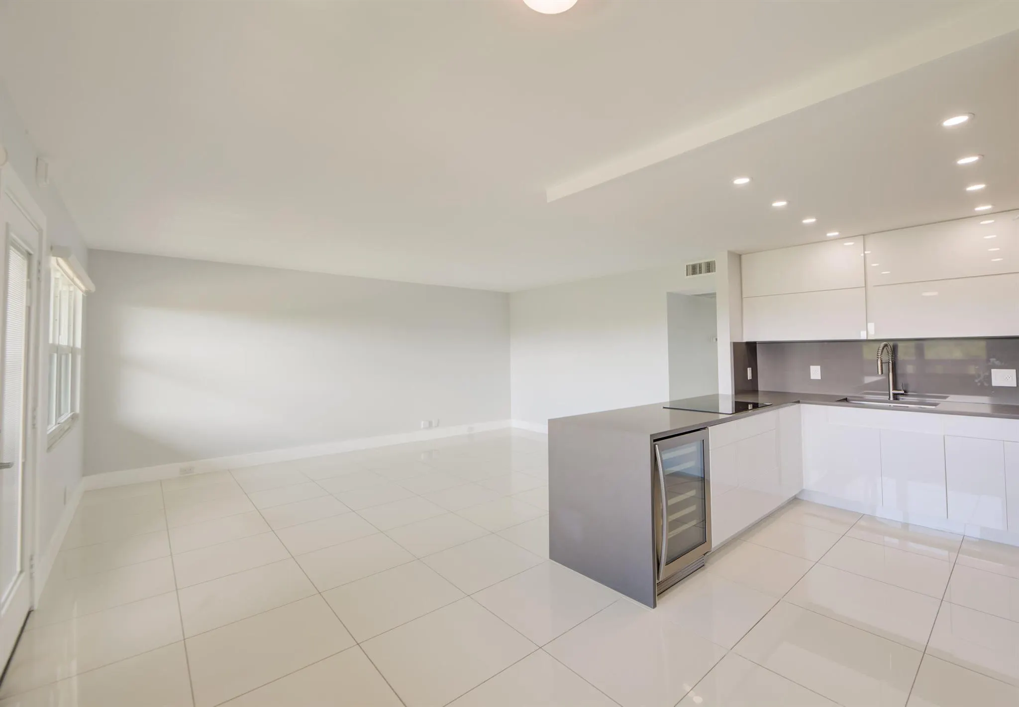 1902 Bermuda Circle, #J4