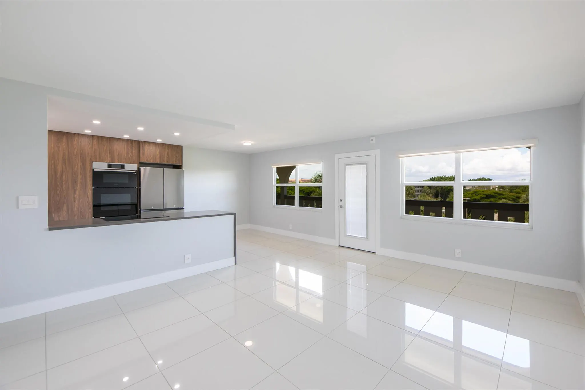 1902 Bermuda Circle, #J4
