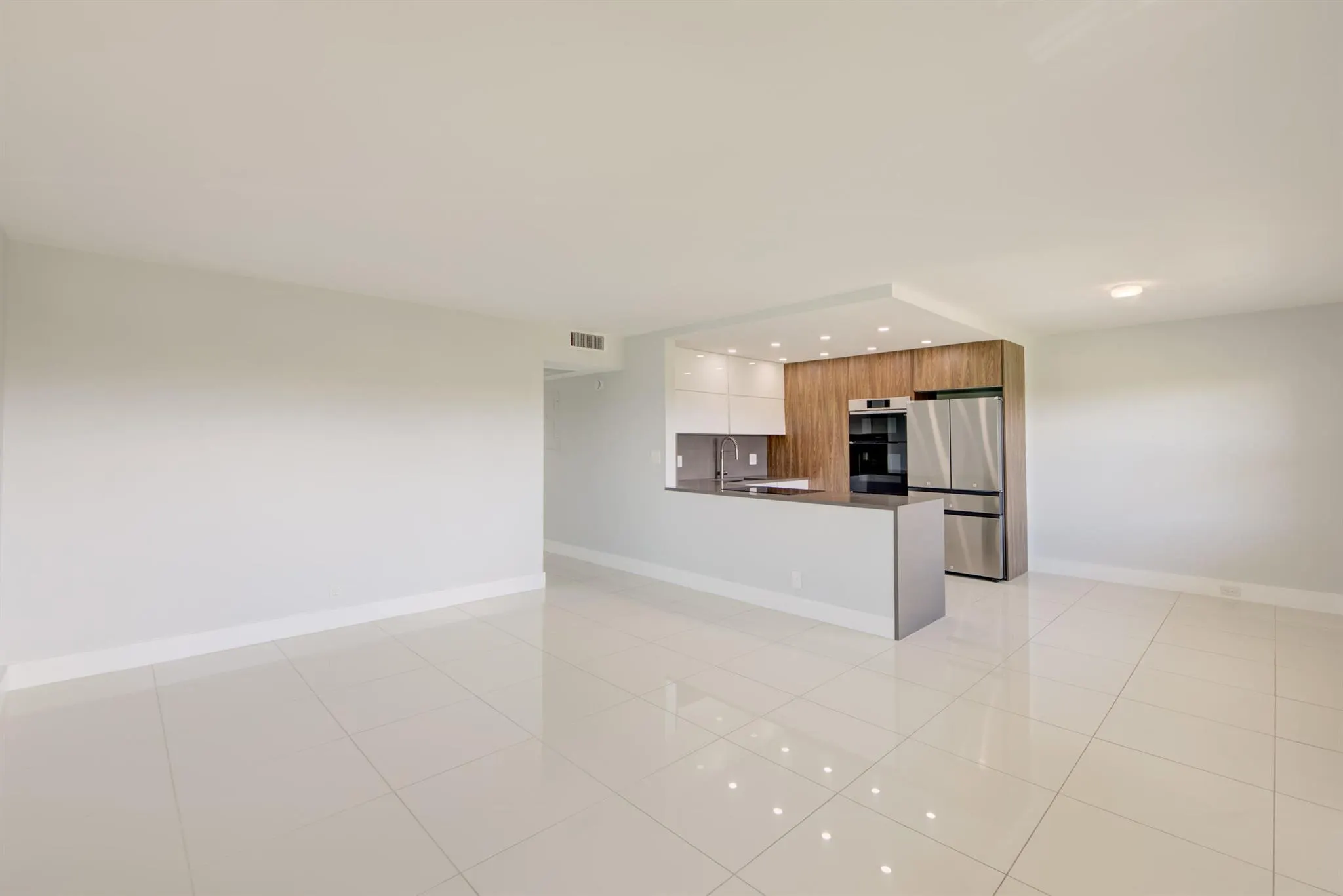 1902 Bermuda Circle, #J4